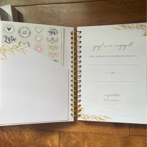 New Condition in the box wedding planner - Picture 2 of 3